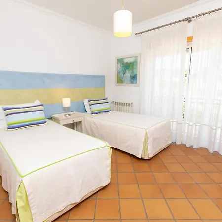 Sun And Waves Retreat, Del Rey A4 * Praia del Rei